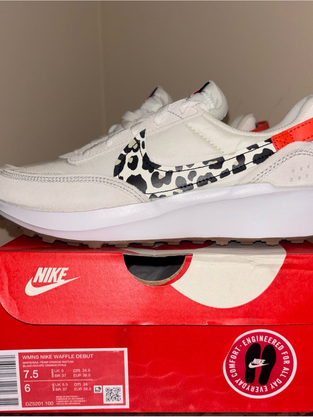 Nike Waffle Debut